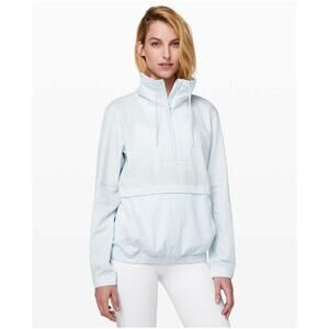 Lululemon Pack Light Pullover Windmill Light Blue EUC Medium